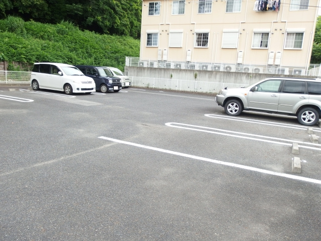 グランツ・マルシバ２の駐車場