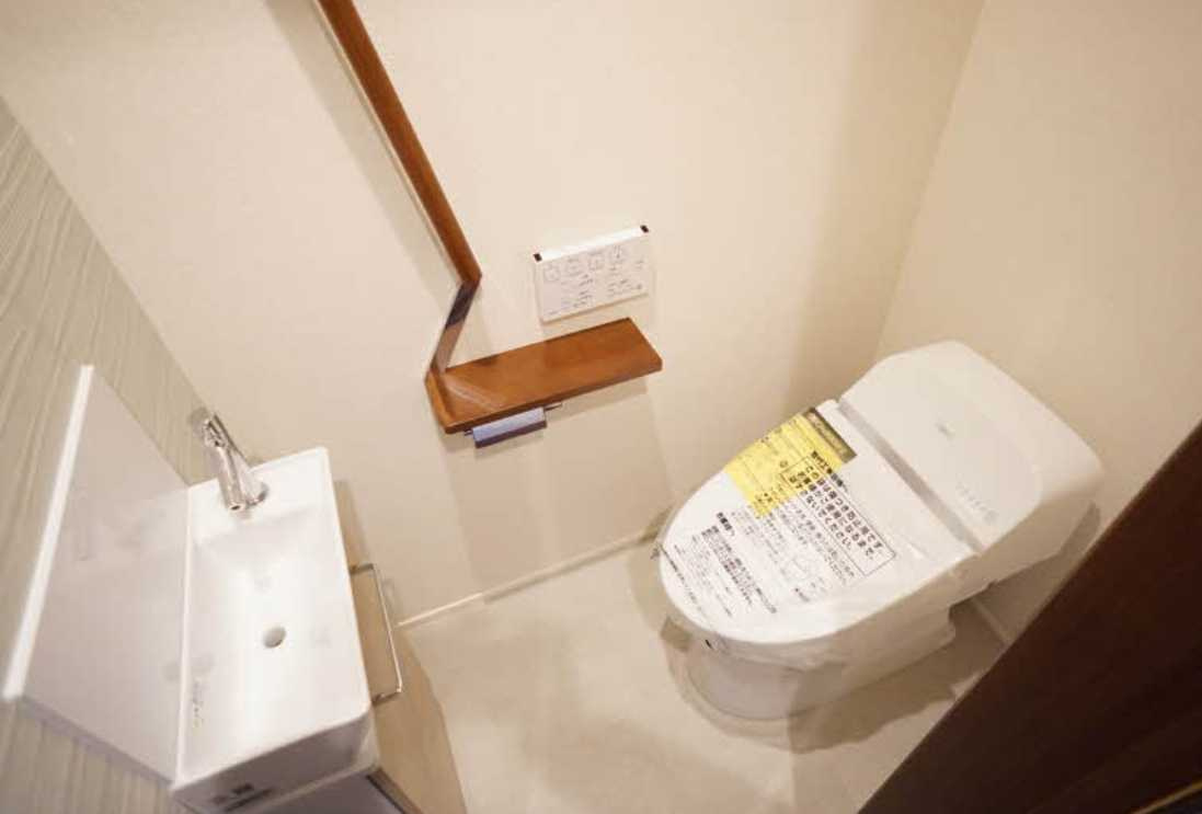 アルファーストⅡ　敷金０　ネット無料　シャーメゾンのトイレ