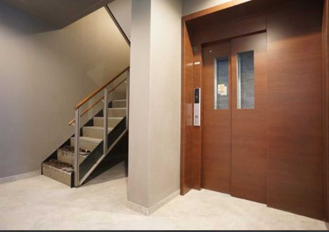 アルファーストⅡ　敷金０　ネット無料　シャーメゾンのロビー