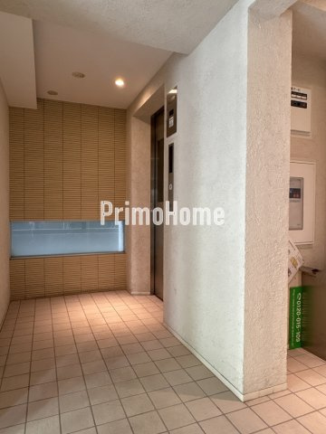 グラティア日本橋のロビー