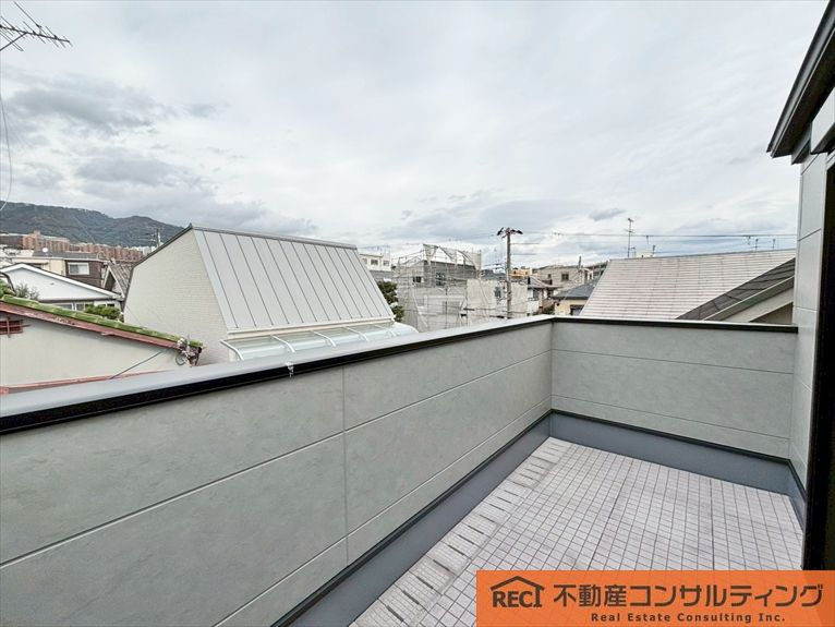神戸市灘区篠原中町4丁目　新築戸建のバルコニー