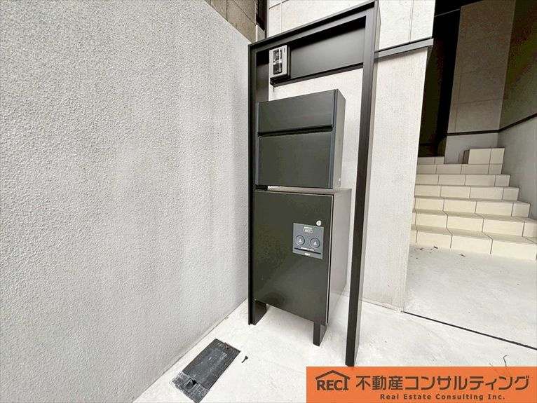 神戸市灘区篠原中町4丁目　新築戸建のエントランス