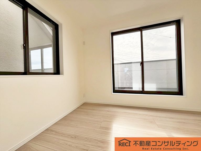 神戸市灘区篠原中町4丁目　新築戸建の洋室