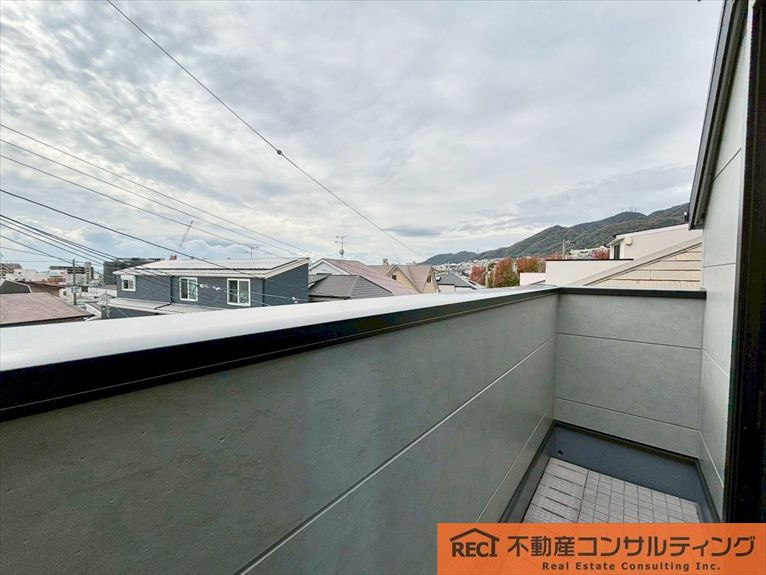 神戸市灘区篠原中町4丁目　新築戸建のバルコニー