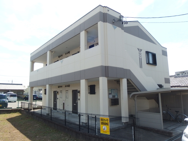 クレストール松塚の外観