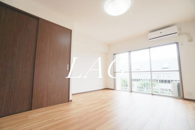 【居間・リビング】 | 明穂和泉マンション | 洋室のお部屋です。