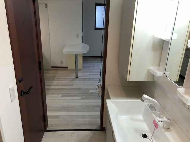 さいたま市中央区上落合２丁目のアパートの洗面所|忙しい朝には欠かせない洗面所です