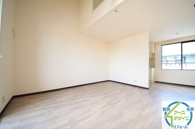 ファジーアドザックスC棟の居間・リビング|※類似部屋