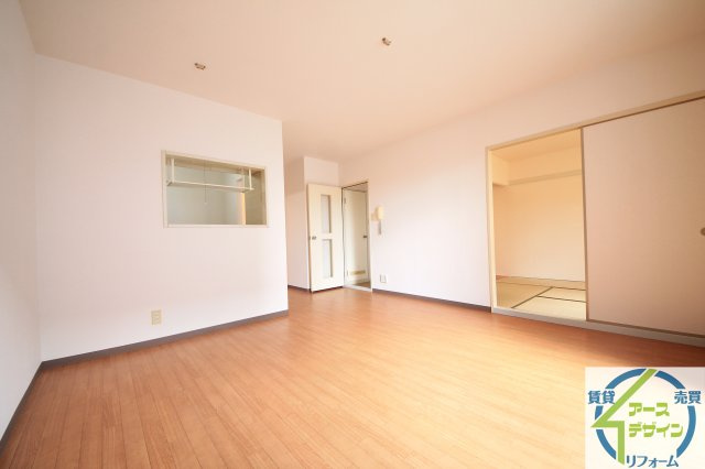 ファジーアドザックスC棟の居間・リビング|※類似部屋