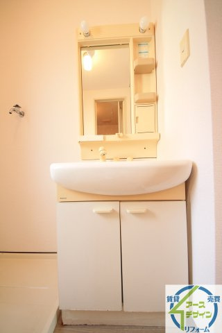 ファジーアドザックスC棟の独立洗面台|※類似部屋