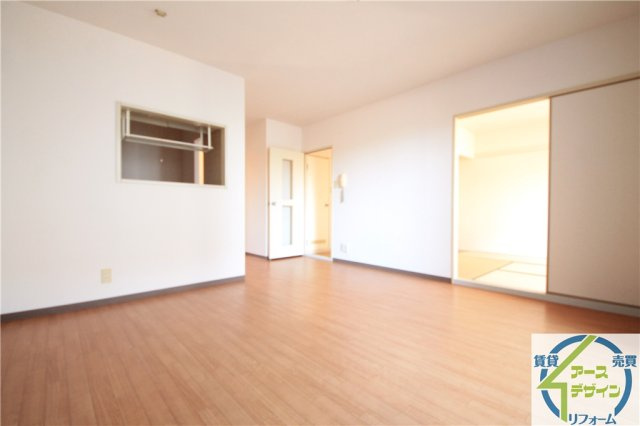 ファジーアドザックスC棟の居間・リビング|※類似部屋