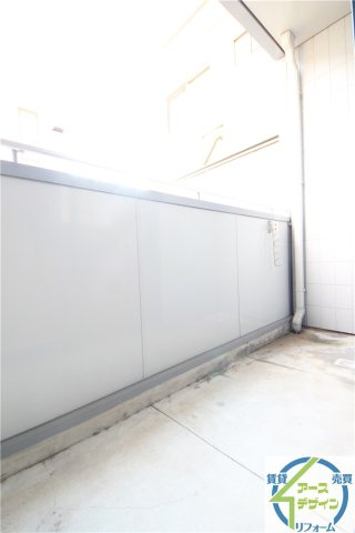 ファジーアドザックスC棟のバルコニー|※類似部屋