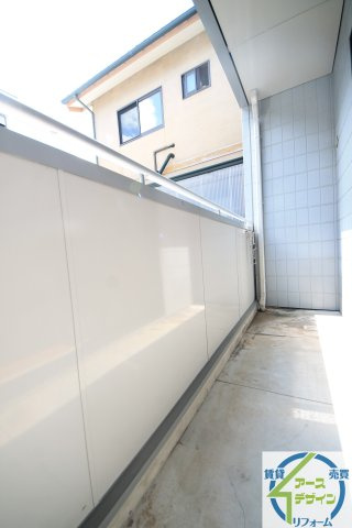 ファジーアドザックスC棟のバルコニー|※類似部屋