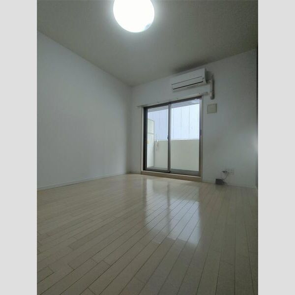 S-FORT新大阪ravirの内装