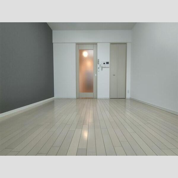 S-FORT新大阪ravirの居間・リビング