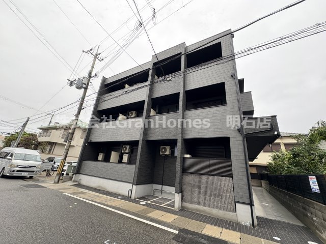 ルナ大久保駅前の外観