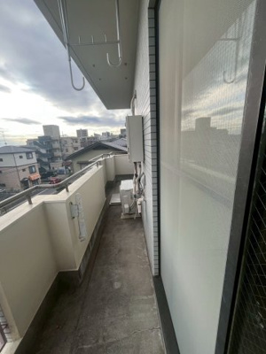 【バルコニー】 | イーストヒル鷺沼 | お洗濯にも便利なバルコニー付き