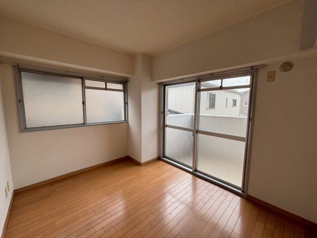 ピアイースト姫路白浜の洋室