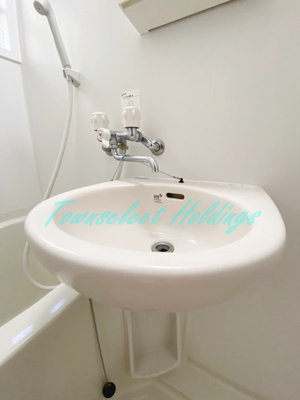 【洗面所】 | ラフィール汐入 | シンプルな洗面台♪