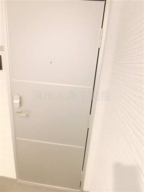 REGALEST KAMATA(レガリストカマタ）の玄関