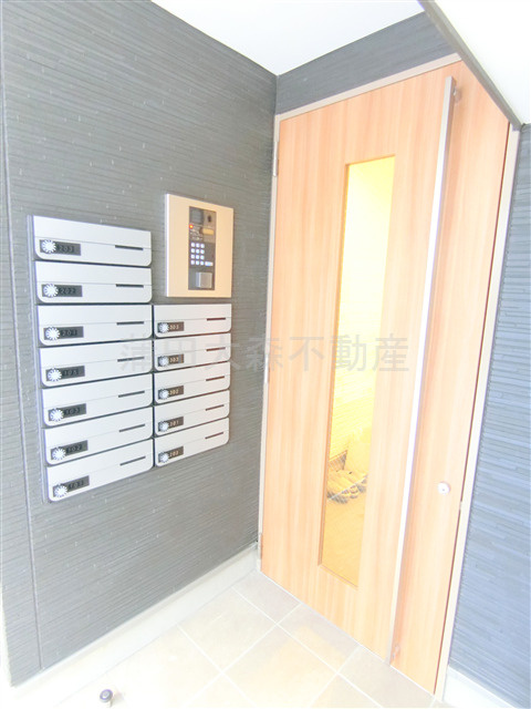 REGALEST KAMATA(レガリストカマタ）のエントランス