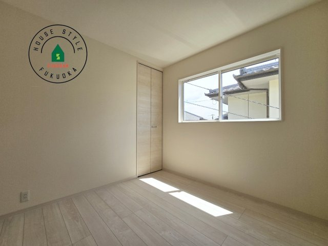 粕屋郡篠栗町田中4丁目第3-1棟（1号棟）の内観：施工例|採光良好な洋室は全居室、複層ガラスの遮熱効果と断熱効果で、一年中快適に過ごせます。