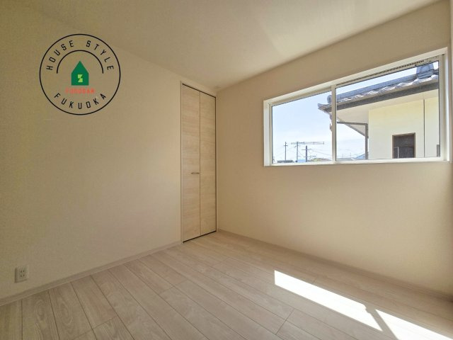 粕屋郡篠栗町田中4丁目第3-1棟（1号棟）の内観：施工例|穏やかな光が差し込む室内には、穏やかな時間が流れます。