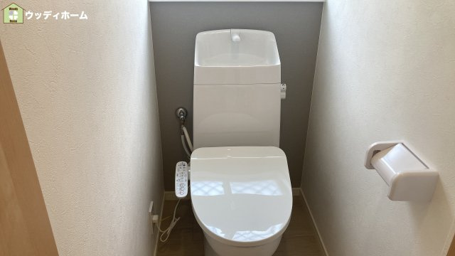 越谷市弥十郎　中古一戸建てのトイレ