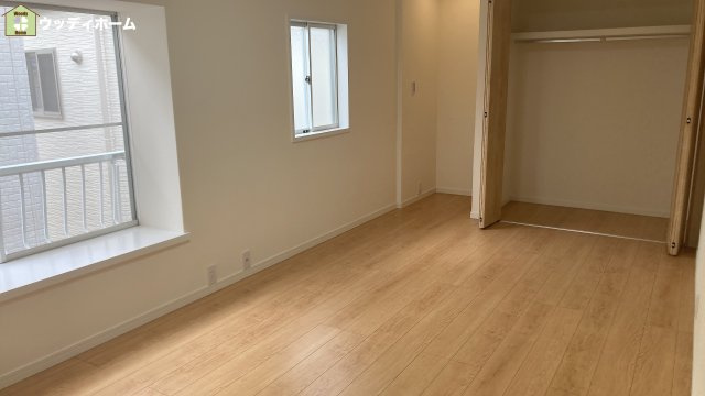 越谷市弥十郎　中古一戸建ての寝室