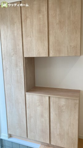 越谷市弥十郎　中古一戸建ての玄関