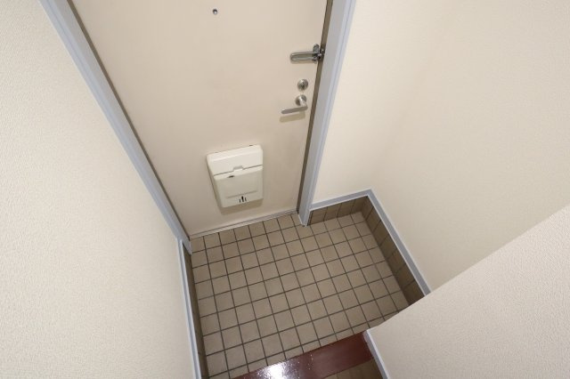 ハイツ白樫の森の玄関