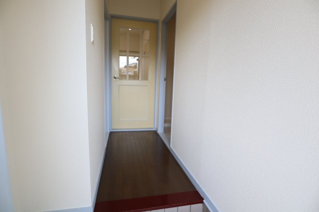 ハイツ白樫の森の玄関