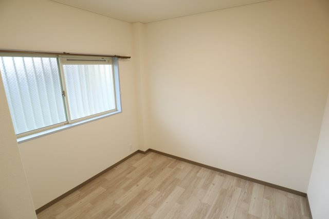 ハイツ白樫の森の洋室