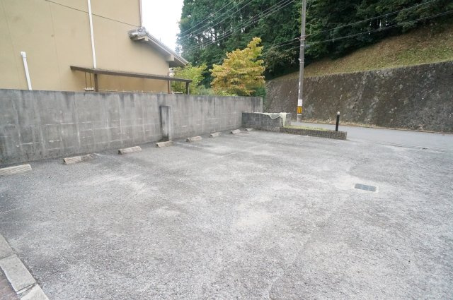 ハイツ白樫の森の駐車場