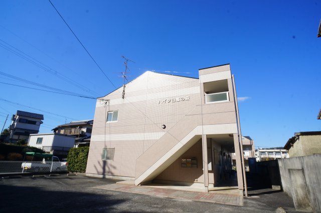 ハイツ白樫の森の外観