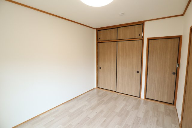 ハイツ白樫の森の洋室