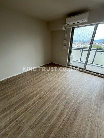 S-RESIDENCE天満橋arの居間・リビング|こちらのリビングで趣味の時間をお楽しみください