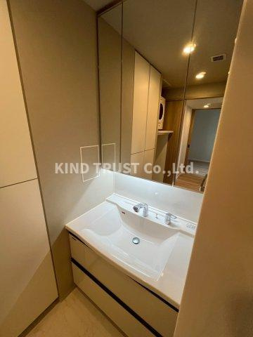 S-RESIDENCE天満橋arの洗面所|明るい洗面所です