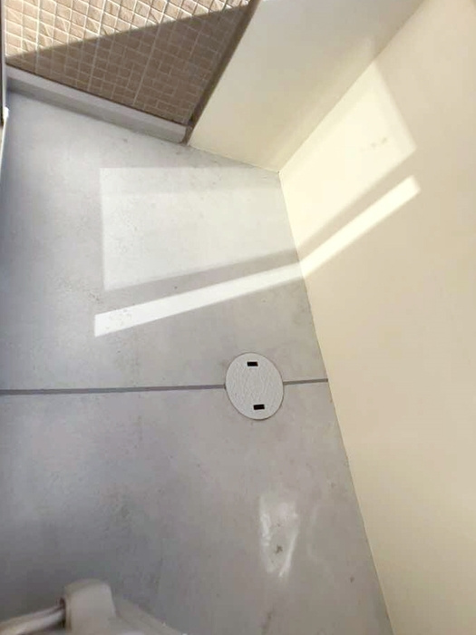 岸和田市額原町のハイツのバルコニー|外からの目が気にならないバルコニーで洗濯物が干せます