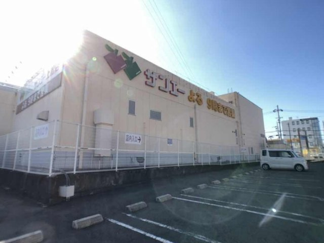 岸和田市額原町のハイツの駐車場|外観もきれいです