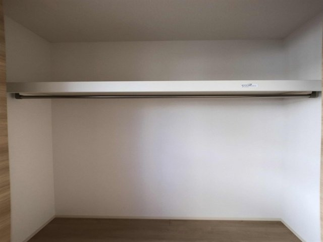 岸和田市額原町のハイツの収納|こまごまとしたものを収納できそうですね