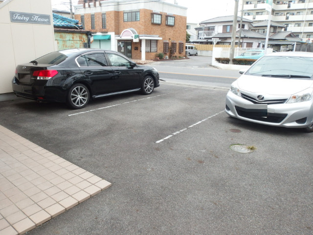 フェアリーハウゼの駐車場