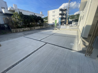 【駐車場】 | うるま市豊原2期（全3棟）2号棟 | 2号棟　並列駐車2台可♪