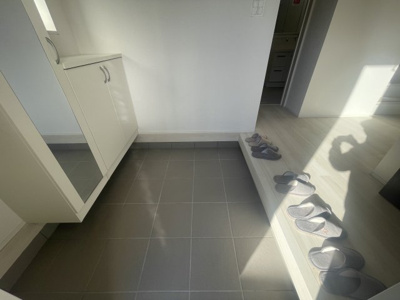 【玄関】 | うるま市豊原2期（全3棟）2号棟 | 2号棟　十分な収納付き玄関♪