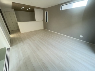 【居間・リビング】 | うるま市豊原2期（全3棟）2号棟 | 2号棟　LDK16.5帖♪リビング収納付き♪