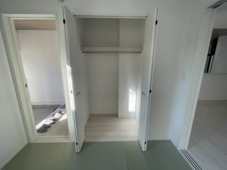 【収納】 | うるま市豊原2期（全3棟）2号棟 | 2号棟　和洋室4.5帖＋CL付き♪