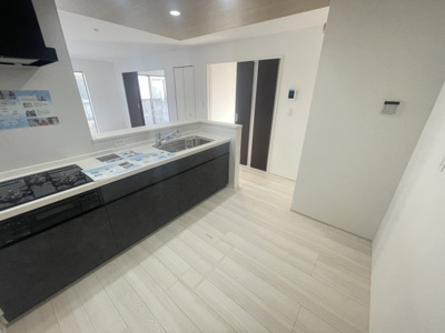 【キッチン】 | うるま市豊原2期（全3棟）2号棟 | 2号棟　使いやすいシステムキッチン♪