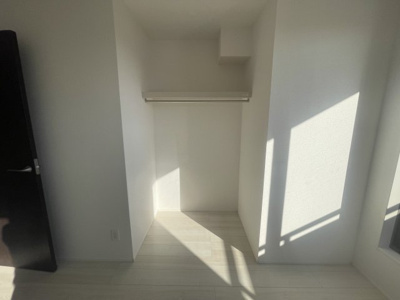 【収納】 | うるま市豊原2期（全3棟）2号棟 | 2号棟　洋室6帖＋CL付き♪