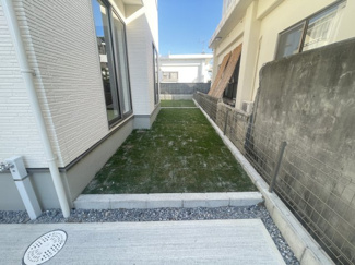 【庭】 | うるま市豊原2期（全3棟）2号棟 | 2号棟　お庭付き♪