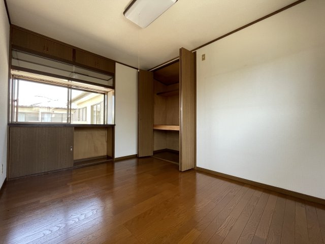 東金市大沼田中古戸建の洋室